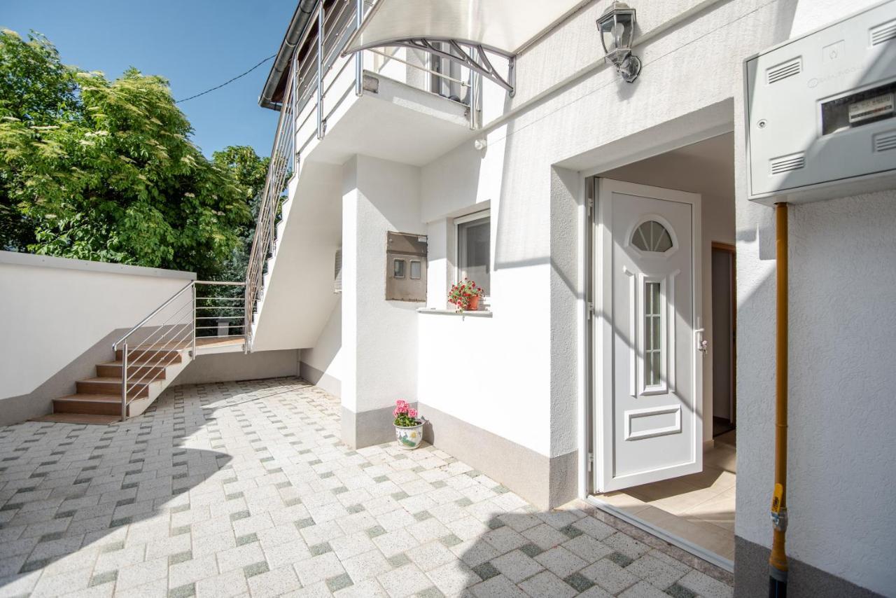 Apartman Mira Сараево Екстериор снимка