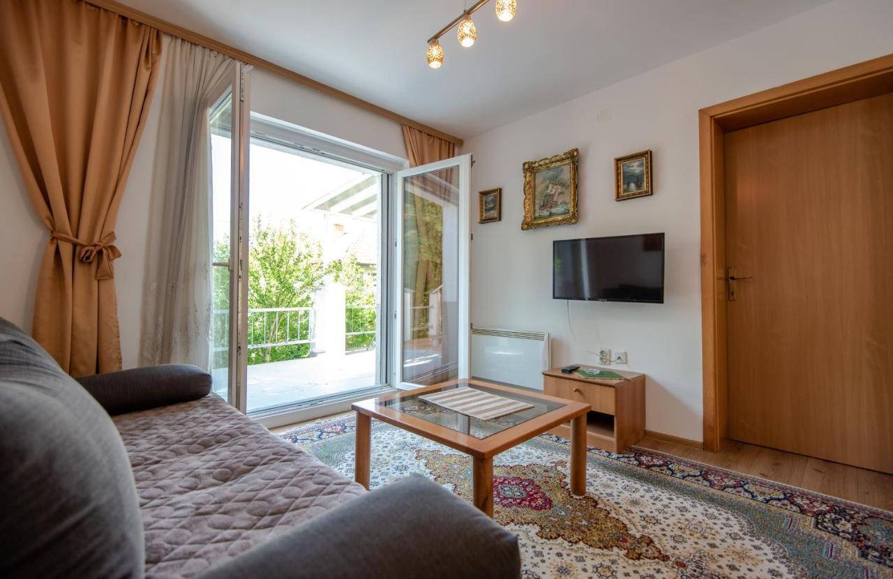 Apartman Mira Сараево Екстериор снимка